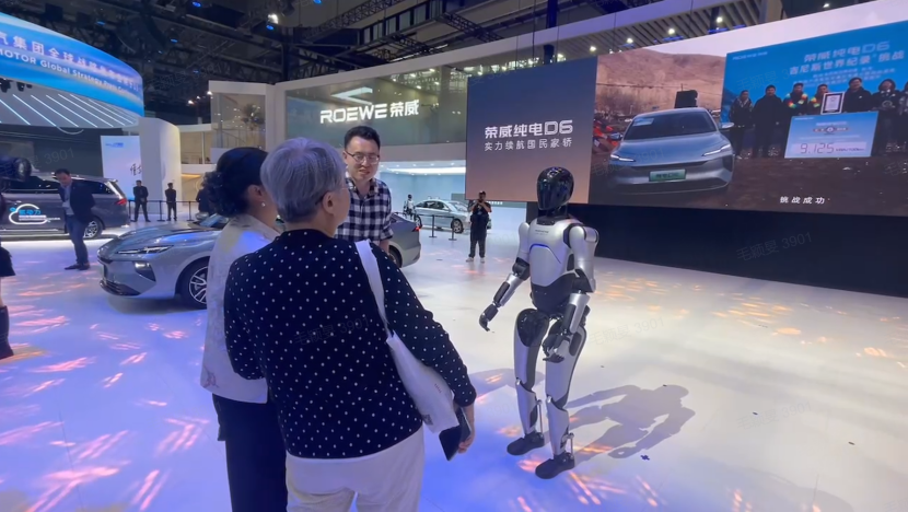 機(jī)器人銷售上線 智元遠(yuǎn)征A2亮相2025上海車展，開啟智能機(jī)器人銷售新篇章